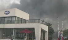 浙江嘉興一廠房突發(fā)大火 無(wú)人員傷亡及被困